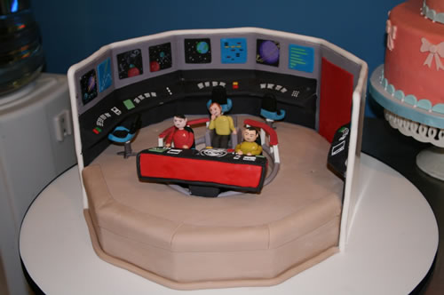 Here's a collection of Star Trek cakes, made by Star Trek fans suppose.