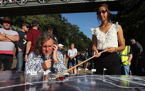 James May World’s Longest Scalextric Track
