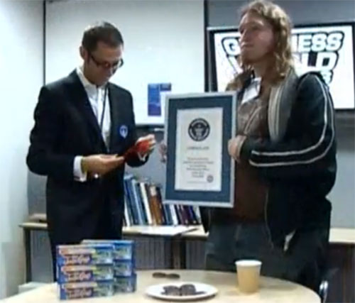 Guinness World Records: 6 Jaffa Cakes Eaten In One Minute