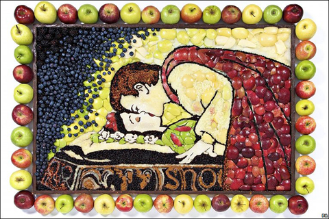 Snow White recreate with Apples